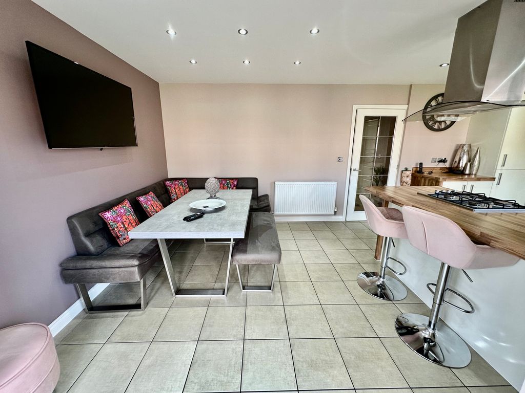 Property photo 3 of 36 Img_2397