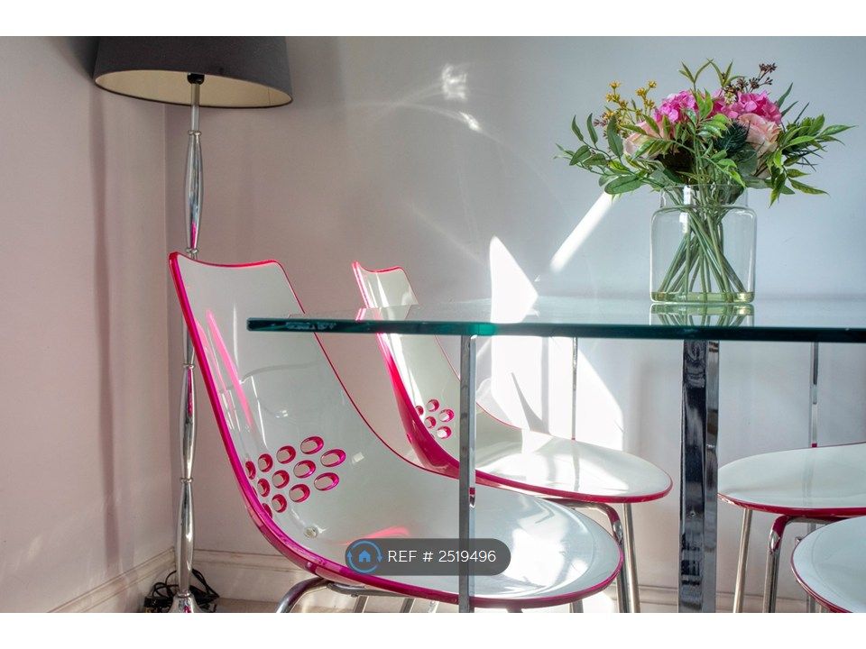 Property photo 3 of 16 Dining Table &amp; 4 Chairs
