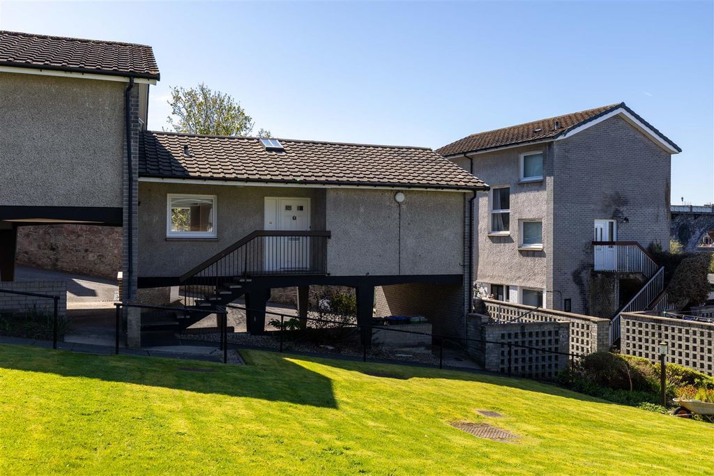 Property photo 1 of 17 S17.Jpg