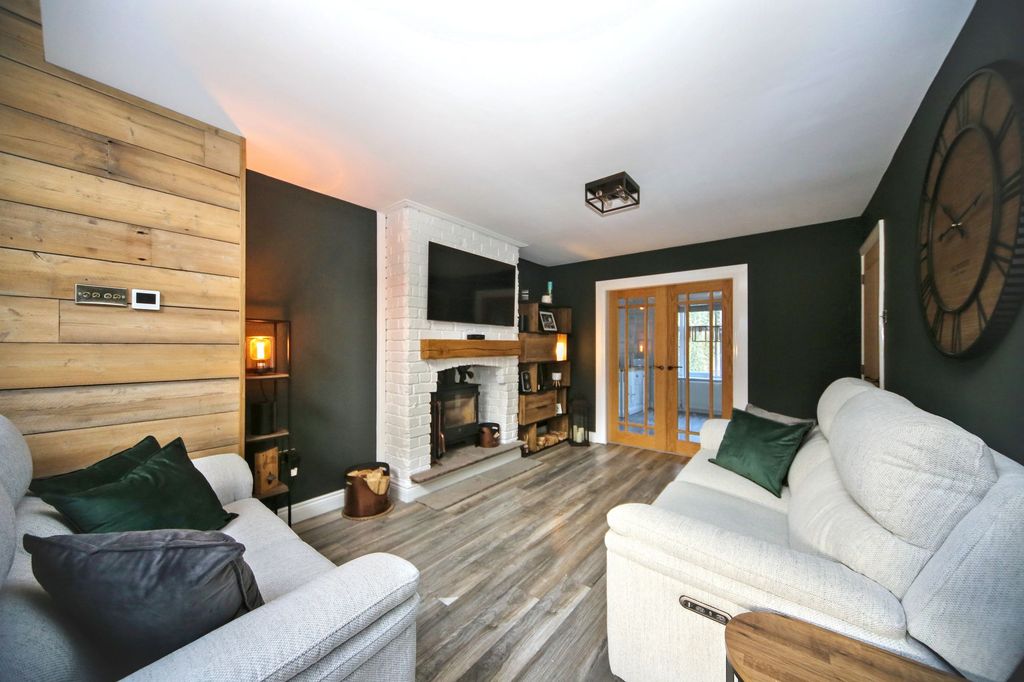 Property photo 3 of 26