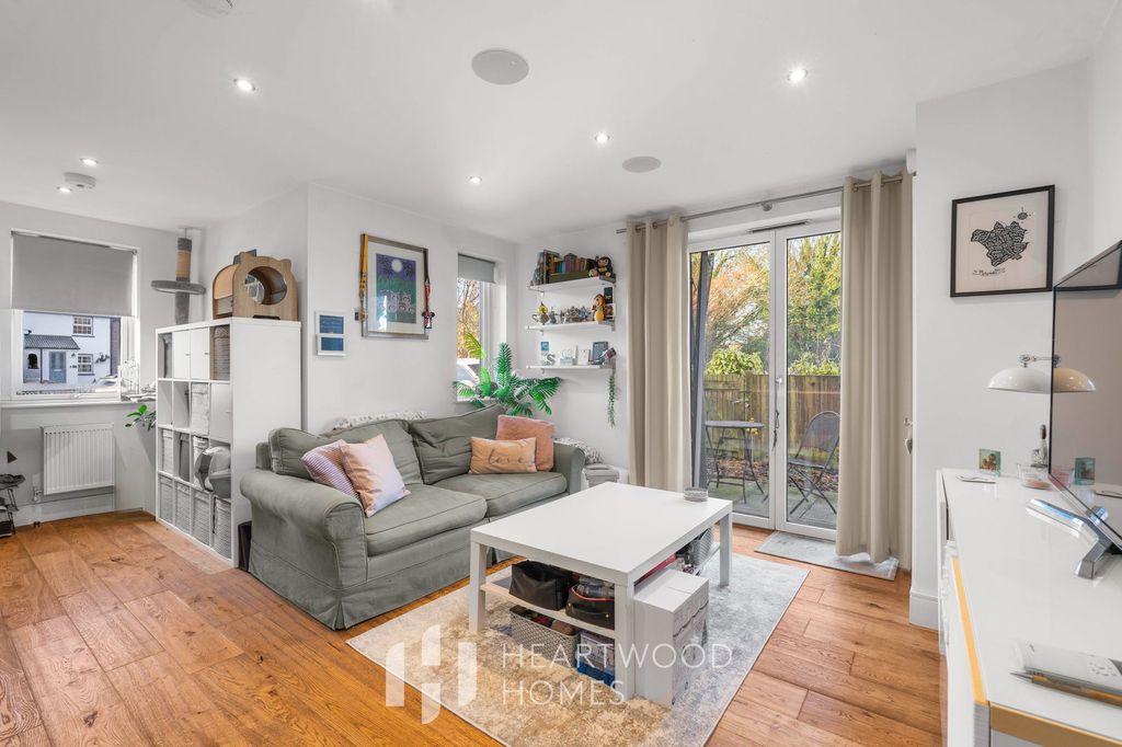 Property photo 2 of 12