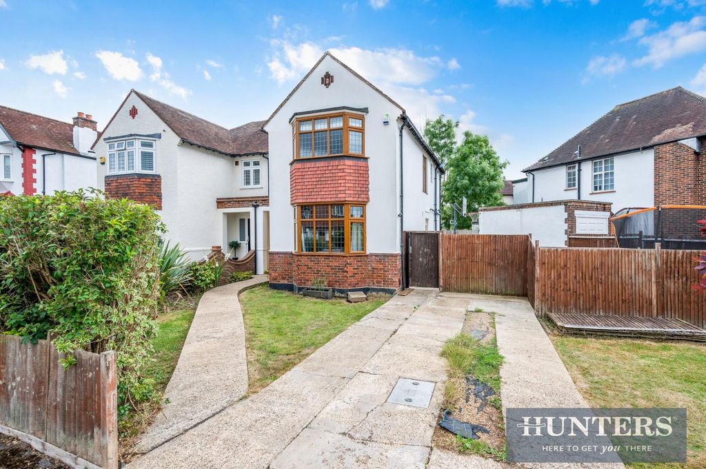 Property photo 1 of 16 Briarwood Road,  (15).Jpg