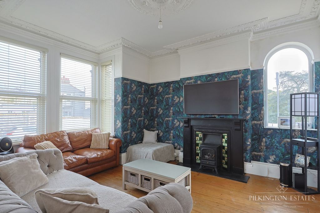 Property photo 2 of 16 4865833