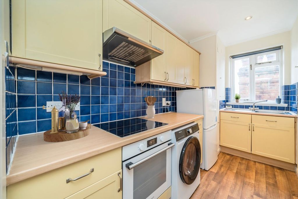 Property photo 3 of 4