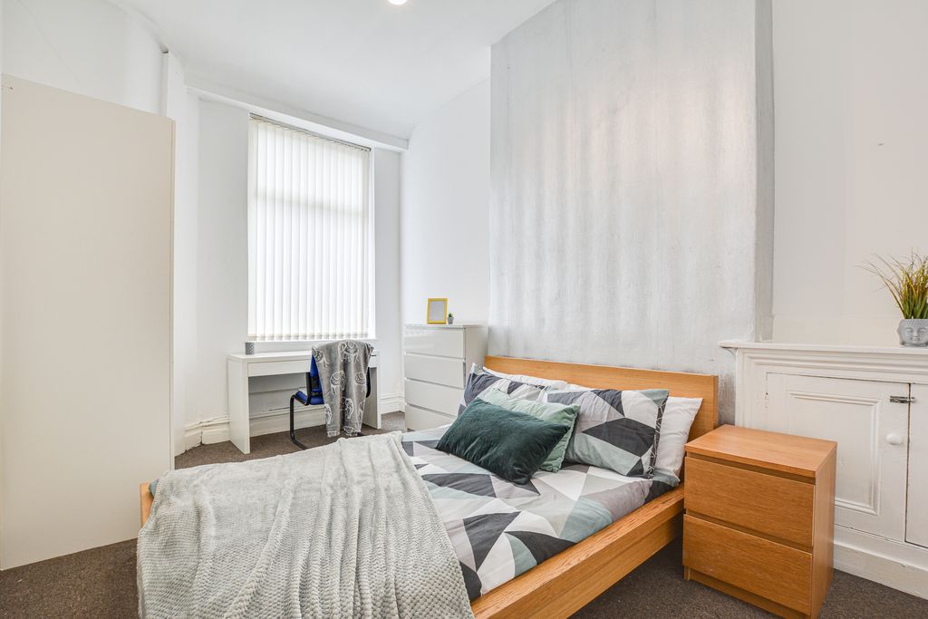 Property photo 2 of 7 Photo 1