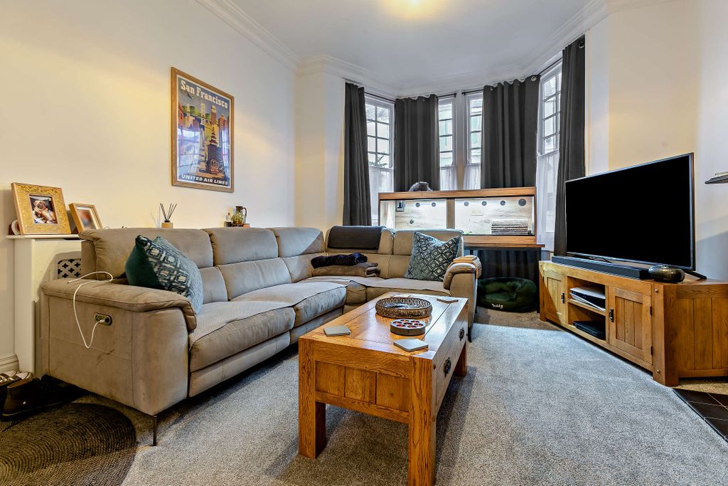 Property photo 3 of 18