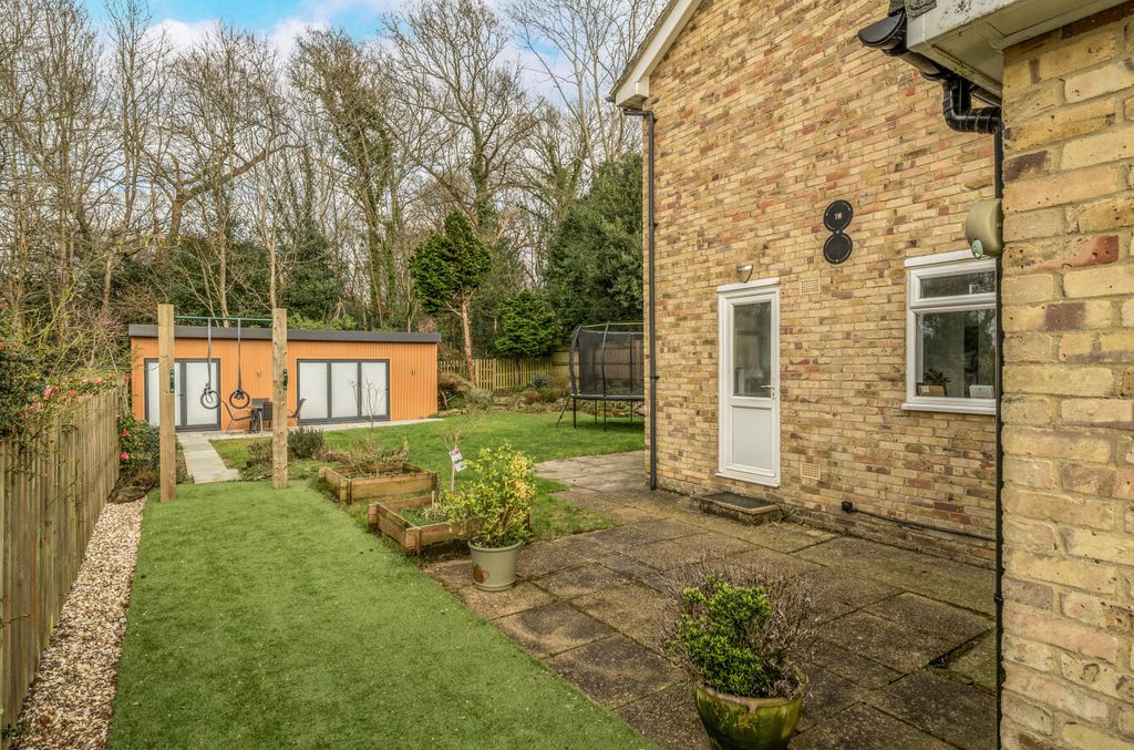 Property photo 2 of 19 1421022-3-69A708E...