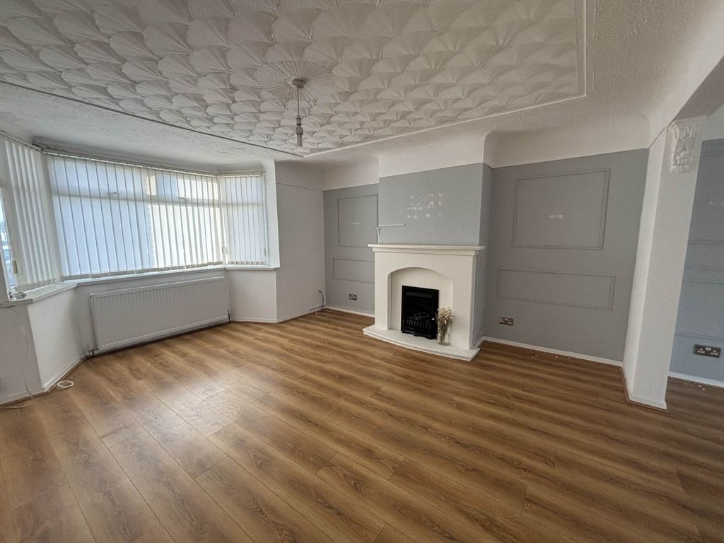 Property photo 2 of 26