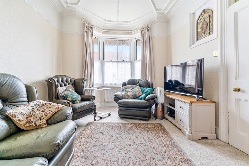 Property photo 3 of 19 Sitting Room