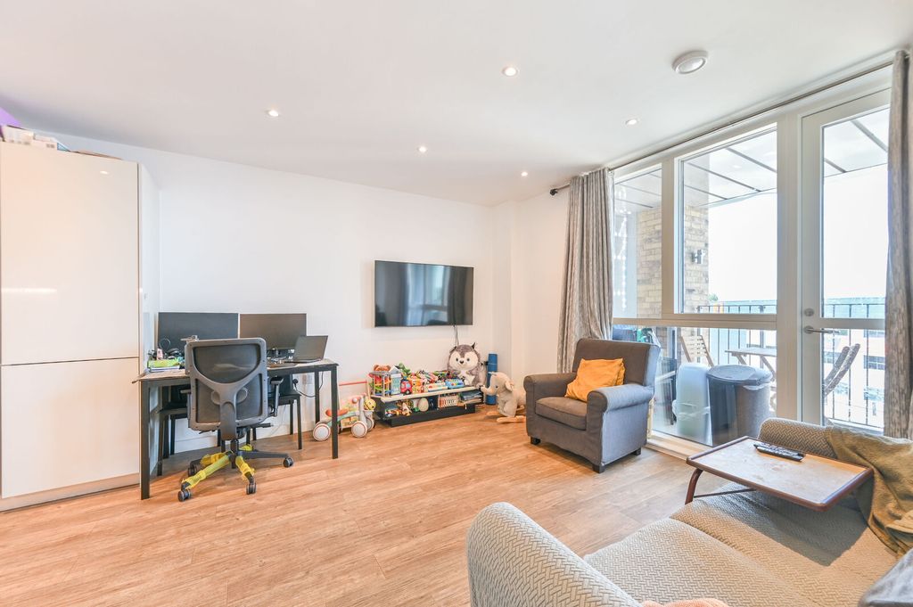Property photo 1 of 11
