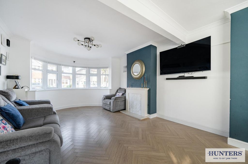 Property photo 2 of 19 Lounge Area