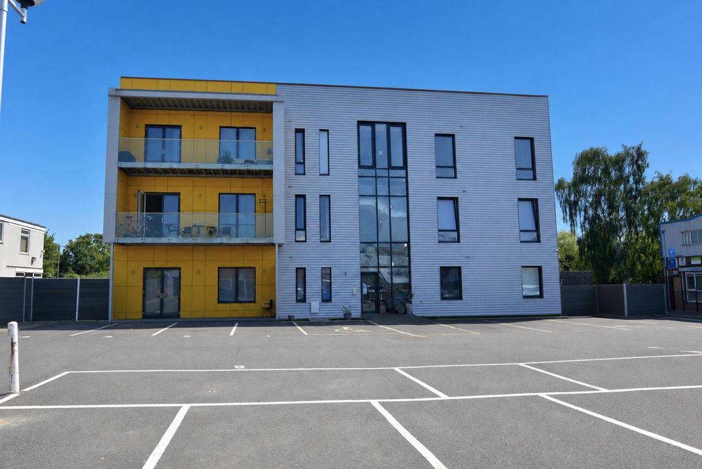 Property photo 1 of 14 Ext Blue.Png