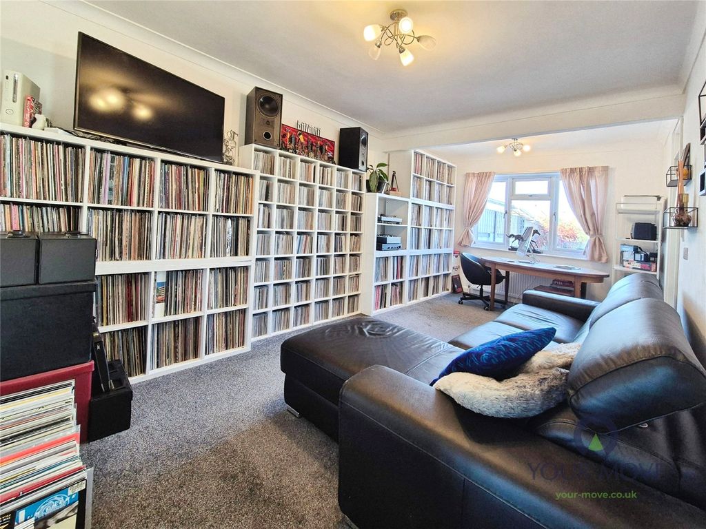 Property photo 2 of 21 Lounge