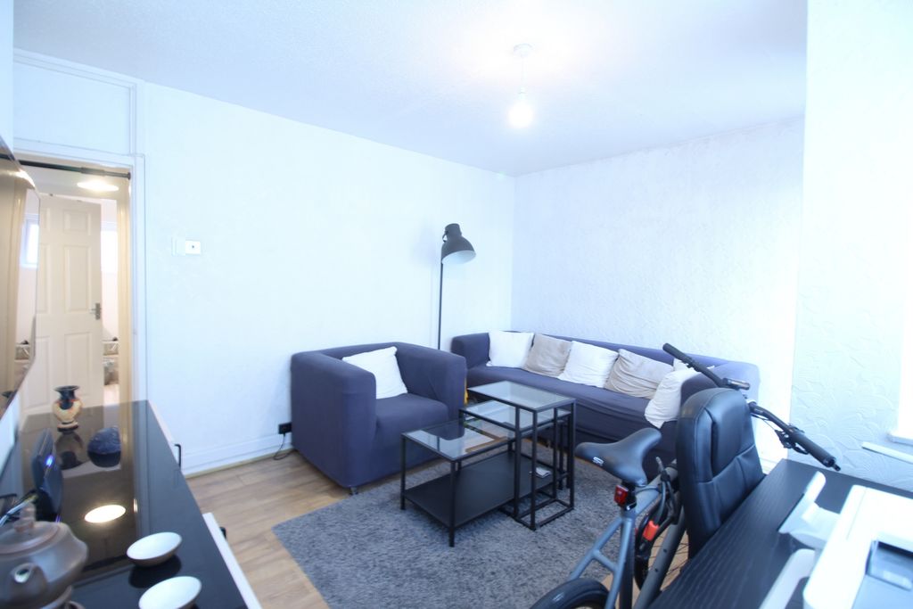 Property photo 3 of 7 Photo 5