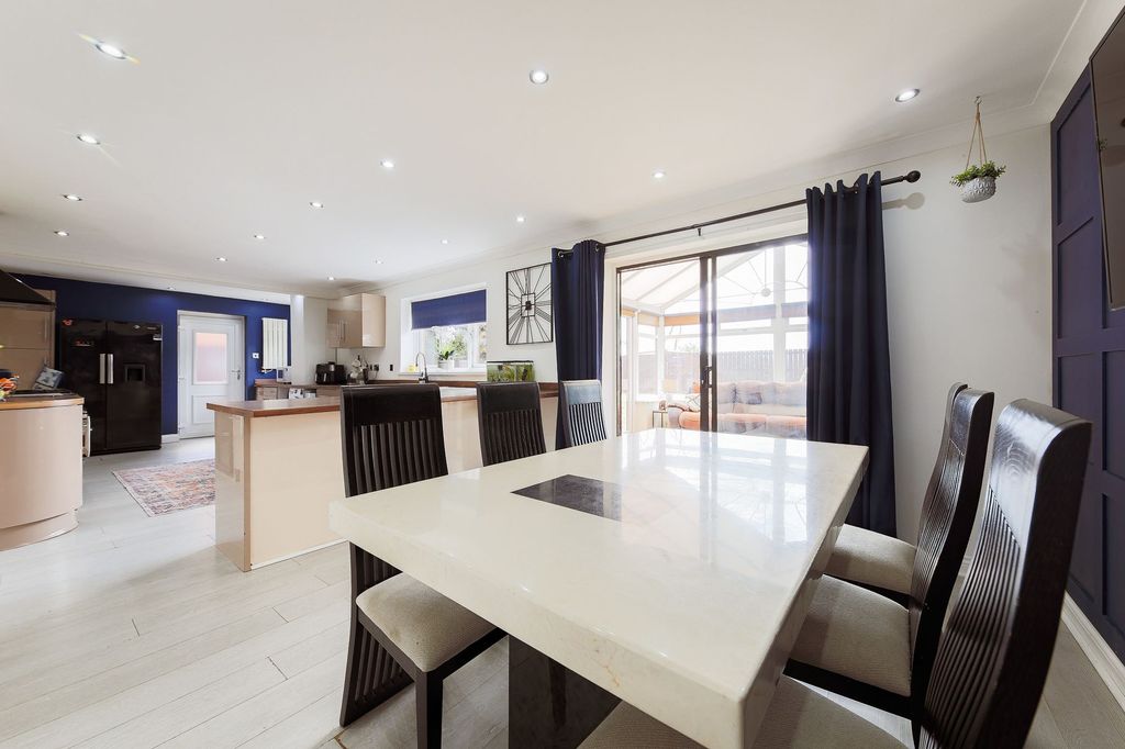 Property photo 3 of 30 Kitchen Dining Room