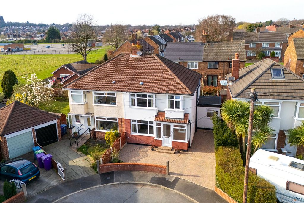 Property photo 2 of 43 Picture No. 41