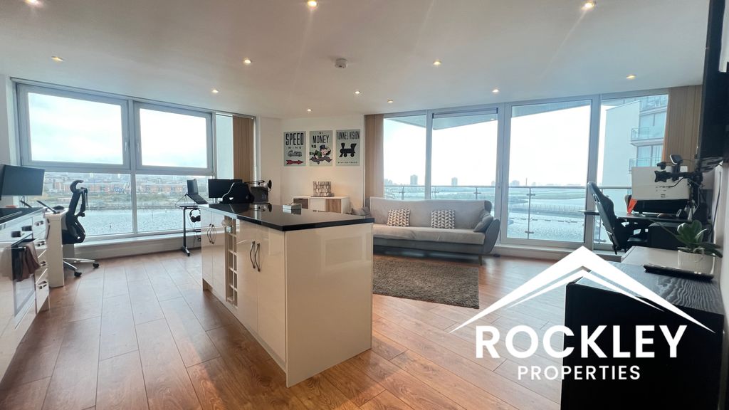 Property photo 1 of 27 Living Space