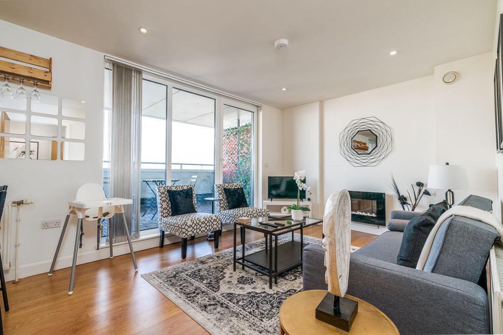 Property photo 1 of 27