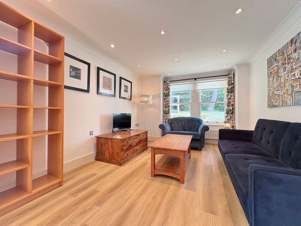 Property photo 2 of 19 Picture No. 17