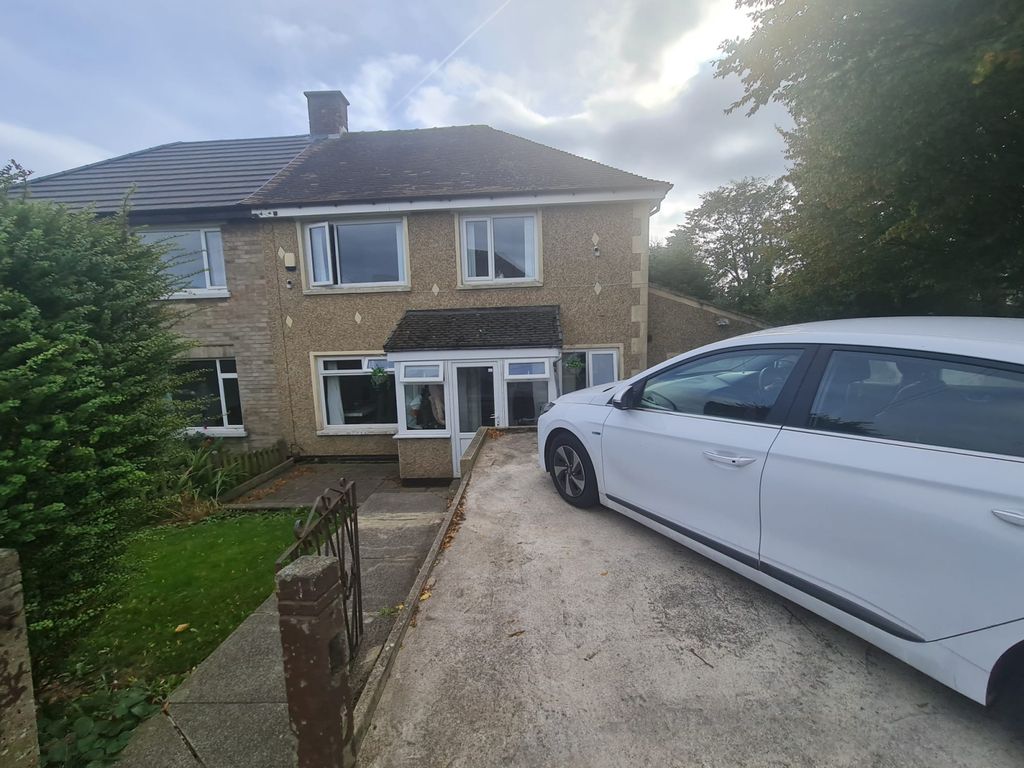 Property photo 1 of 16 2 Downside Crescent, Allerton, Bd15 7Le