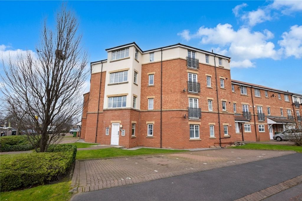 Property photo 3 of 7 External