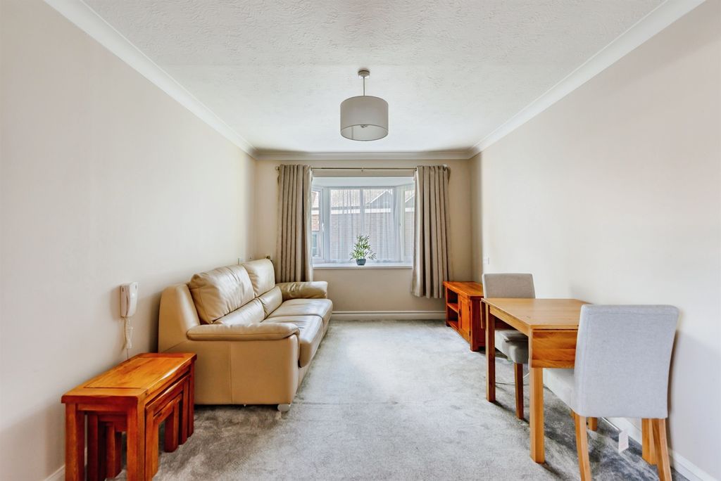 Property photo 3 of 12