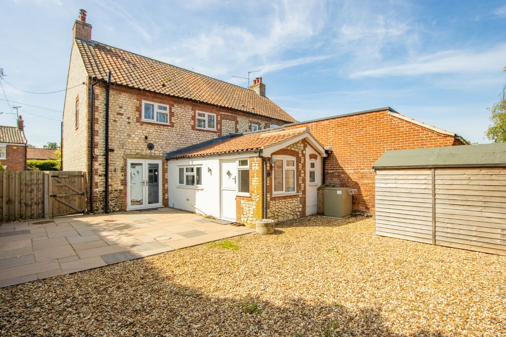 Property photo 2 of 27 5182895