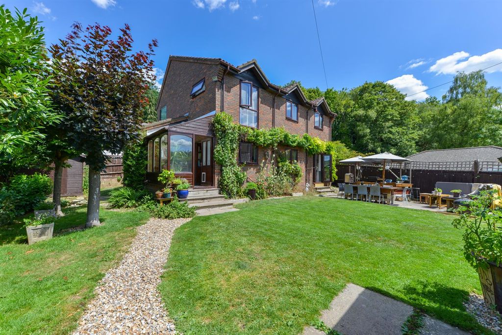 Property photo 1 of 29 Cliff Hill Boughton Monchelsea6.Jpg