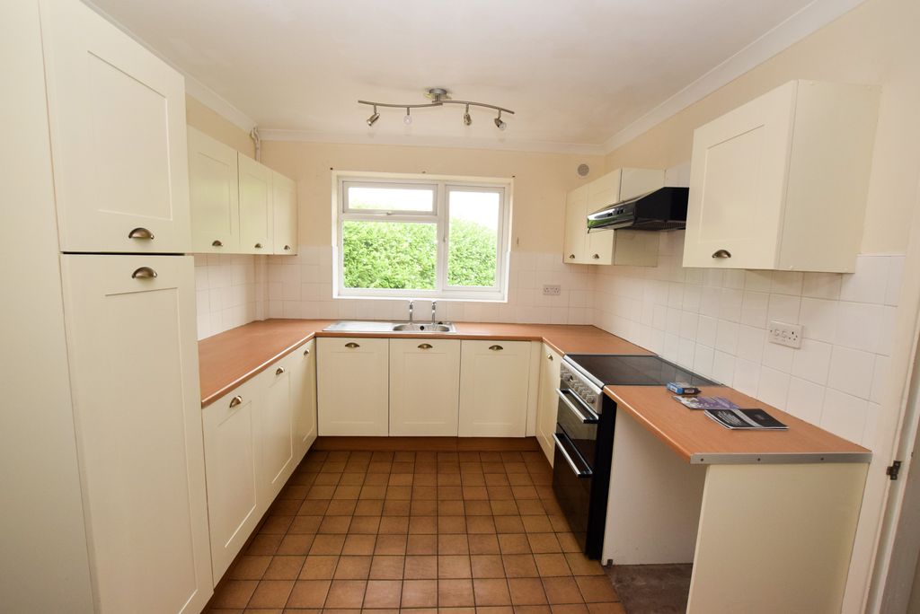 Property photo 2 of 21