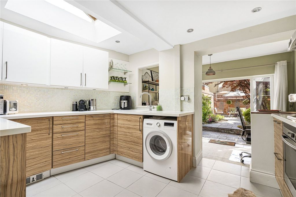 Property photo 3 of 16 Picture No. 12