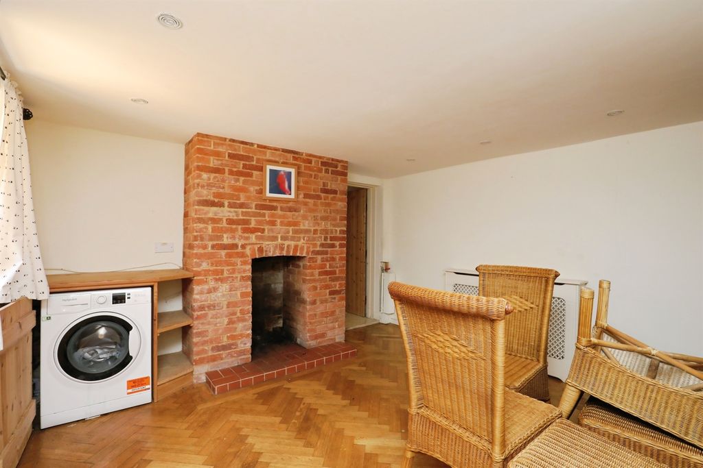 Property photo 2 of 16