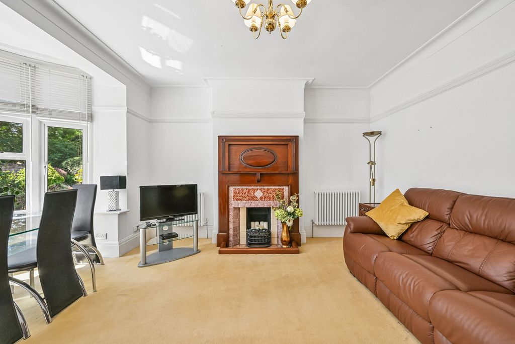 Property photo 3 of 14