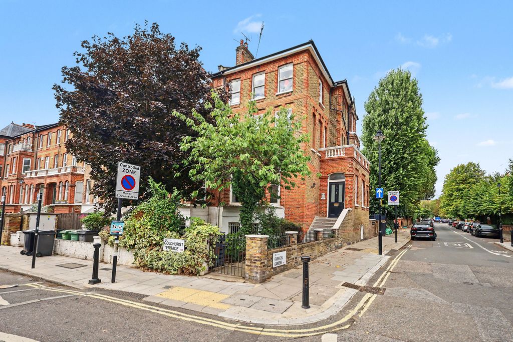 Property photo 1 of 14 Flat 2, 80 Goldhurst Terrace, South Hampstead, London Nw6 3Hs