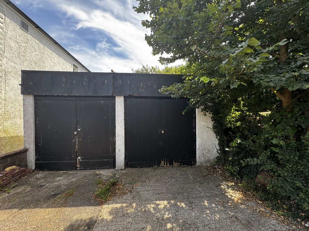 Property photo 1 of 3