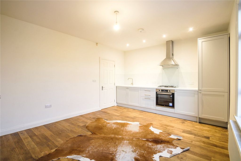 Property photo 2 of 11 Picture No. 04