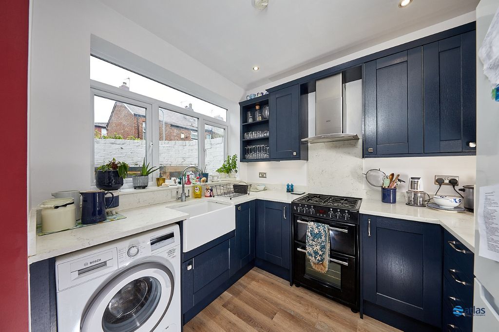 Property photo 2 of 15 Kitchen