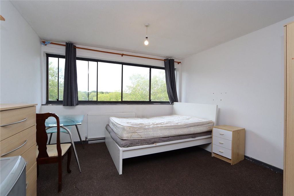Property photo 2 of 10 Picture No. 11