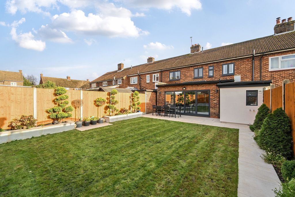 Property photo 2 of 19 1382575-3-691Ddba...