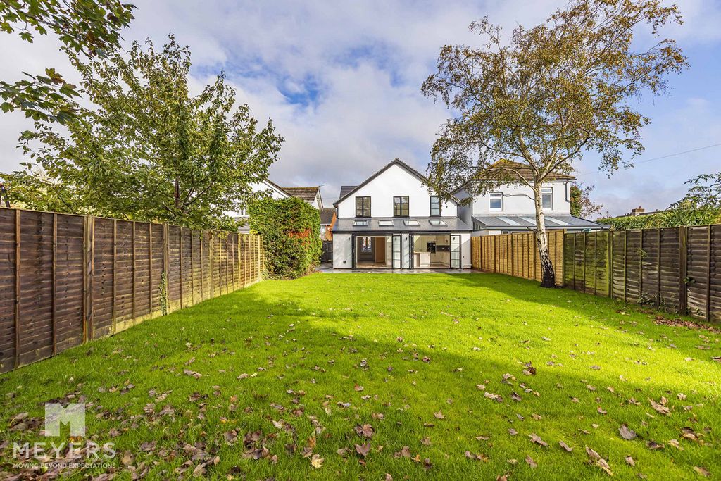 Property photo 1 of 28