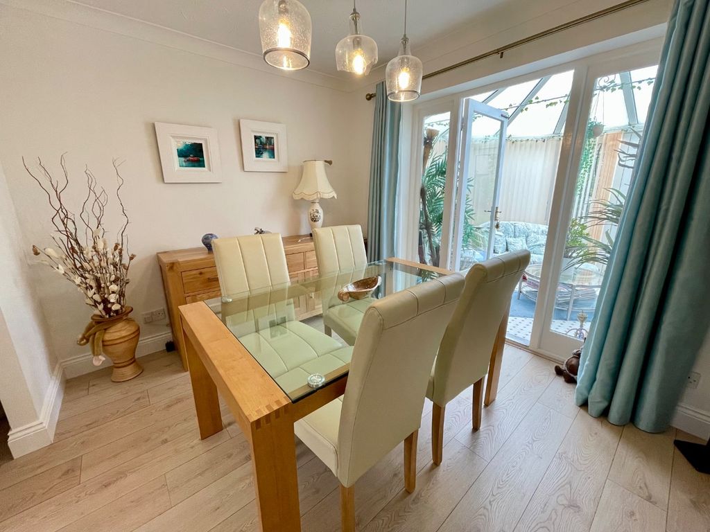 Property photo 3 of 17 4562772