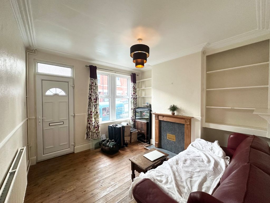 Property photo 2 of 15 Picture No. 17