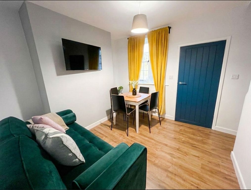 Property photo 2 of 5