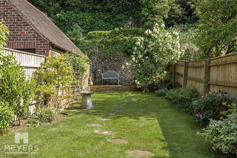 Property photo 3 of 25 Photo 22