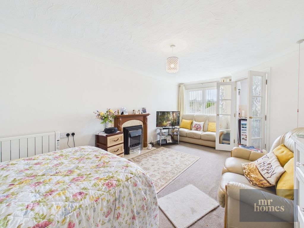 Property photo 2 of 21