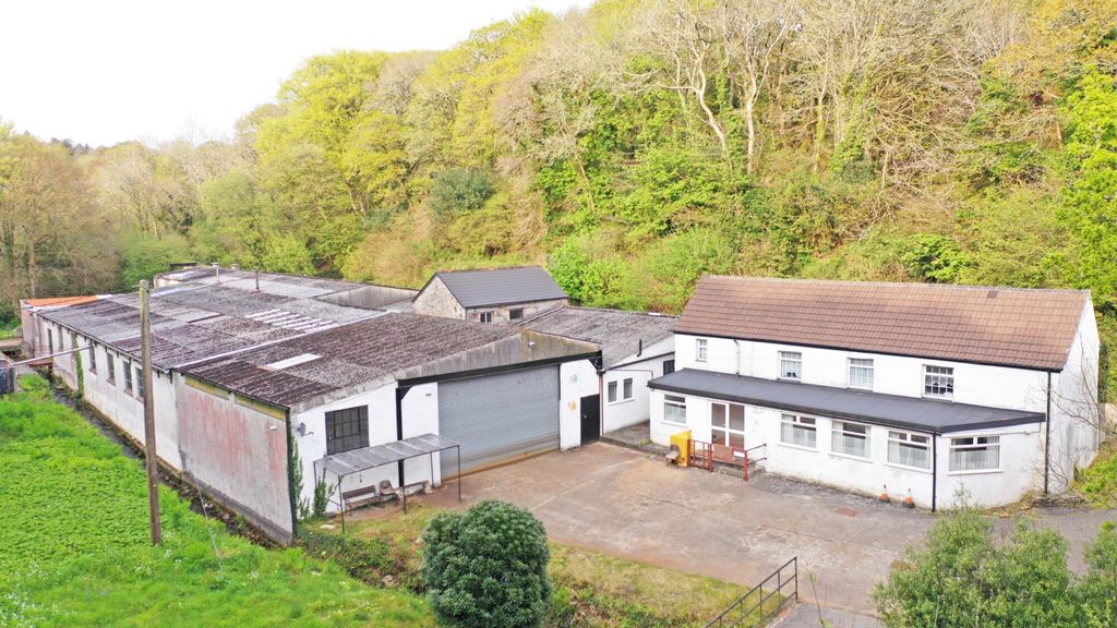 Property photo 2 of 24