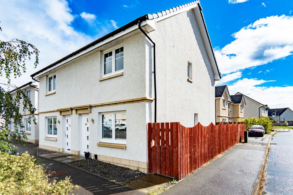 Property photo 1 of 33