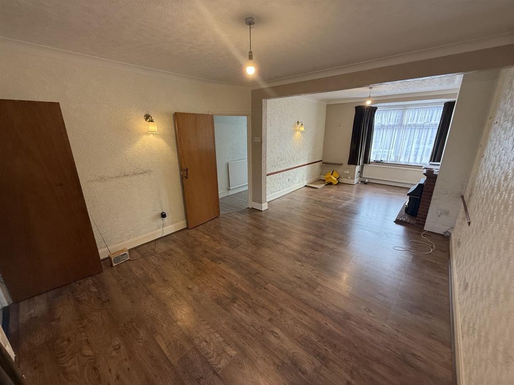 Property photo 3 of 11 Bfe4691B-08F4-4Cb9-8483-987Ac455Fdf6.Jpg