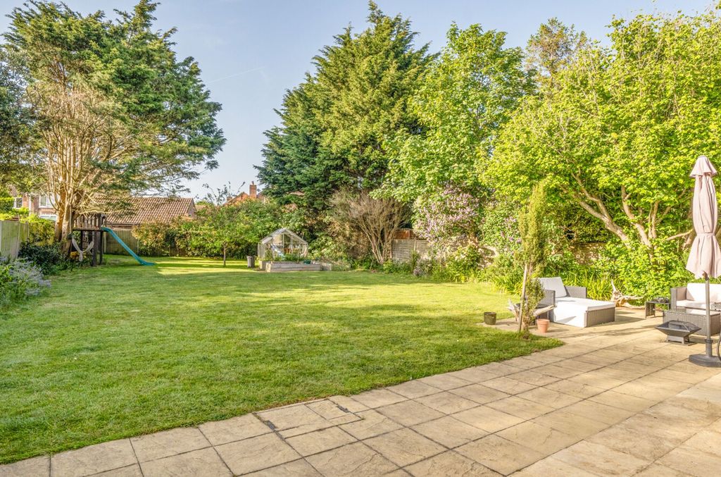 Property photo 2 of 22