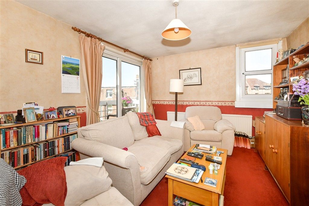 Property photo 2 of 10 Lounge