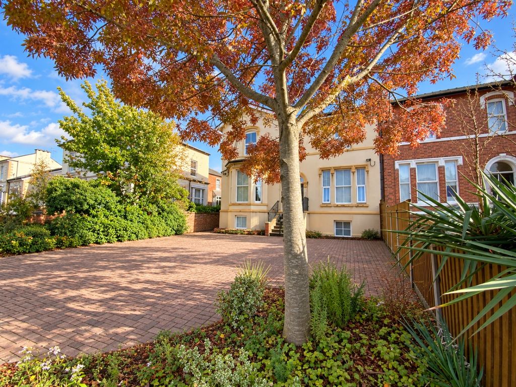 Property photo 2 of 5 5900851